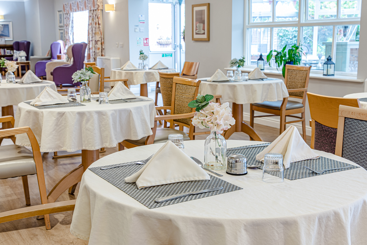 Overdene House – Dining (2)