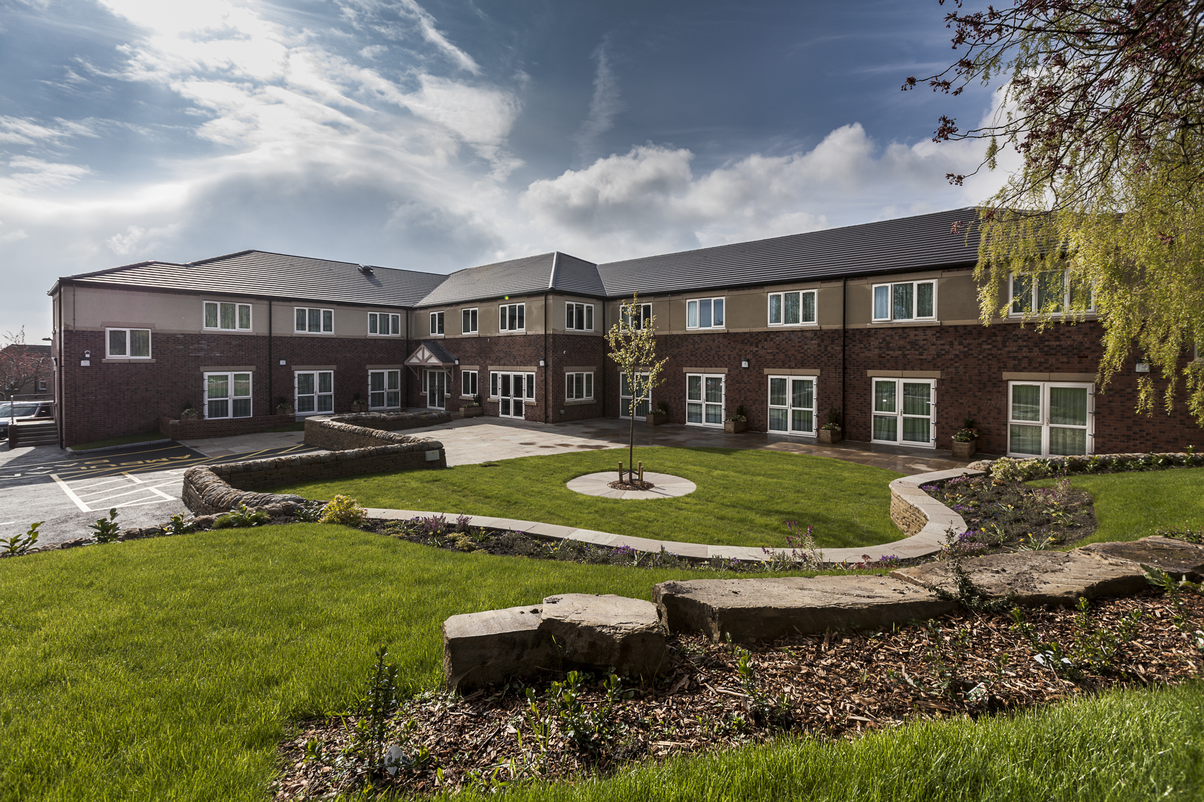 The Oakes Care Centre – Exterior